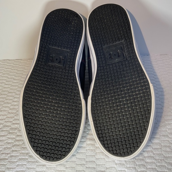 DC Leather Skateboard Shoe Black and Red Youth Size 5 - Picture 11 of 11